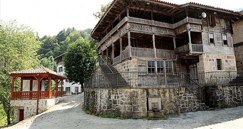 Rize'nin asırlık çivisiz camileri