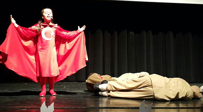 Rize'de miniklerden "15 Temmuz" tiyatrosu