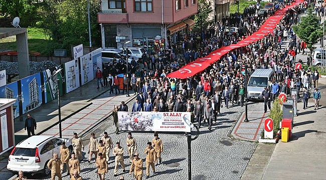Rizeli Gençler Vefa Yürüyüşü yaptı