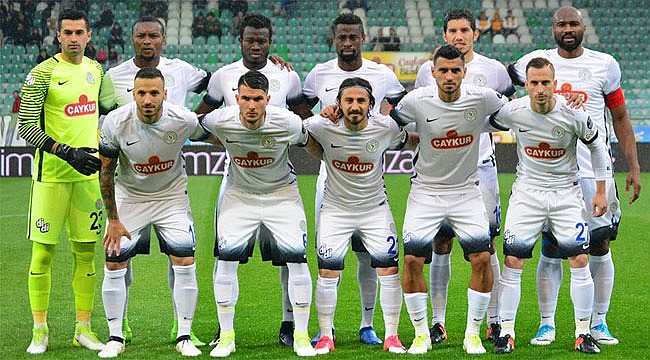 Çaykur Rizespor direniyor