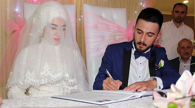 Genç futbolcu Fatih Kaan Arıman dünya evine girdi