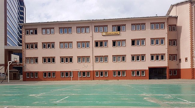 Rize Anadolu Lisesi'nin kapatılması hukuki değil