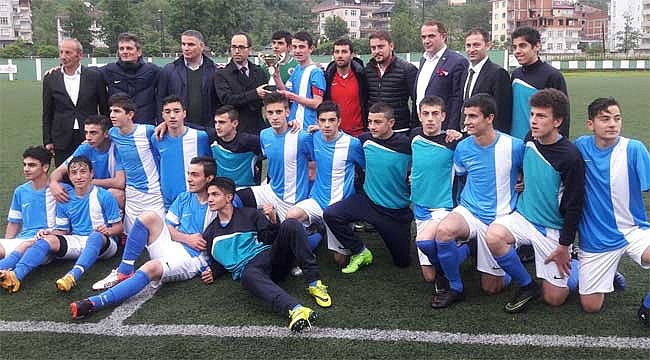 Rize Belediyespor U16 yine Şampiyon