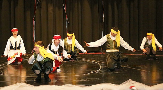 Rize'de engelli çocuklardan muhteşem oyun