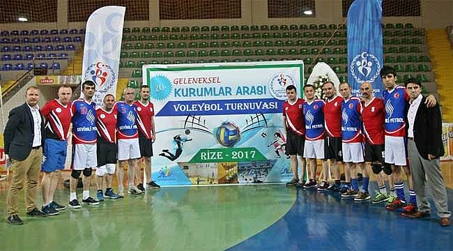 Rize'de Kurumlar Arası Voleybol Turnuvası düzenlendi