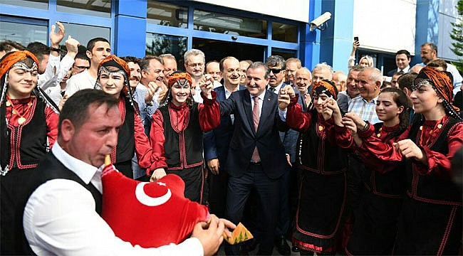 Bak, Bakan olarak Memleketi Rize'ye geldi