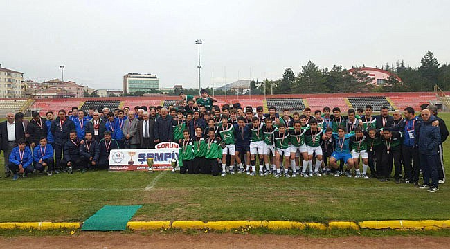 Rize Belediyespor U15 başarısını taçlandırdı