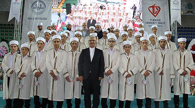 Rize'de 304 Hafız için İcazet Merasimi yapıldı