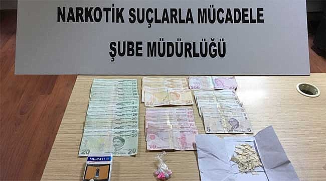 Rize'de uyuşturucu tacirleri suçüstü yakalandı