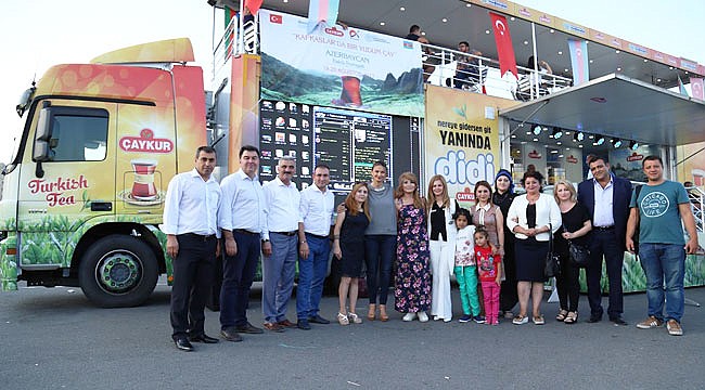 Bakü’de Türk Çayı ikram edildi