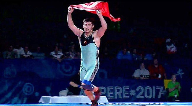 Rizeli Güreşçi Salih Aydın Dünya 3.'sü oldu