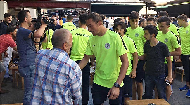 Çaykur Rizespor vatandaşlarla bayramlaştı