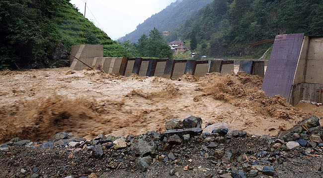 Rize’de inşa edilen Türkiye’nin ilk geçirgen bendi tamamlandı