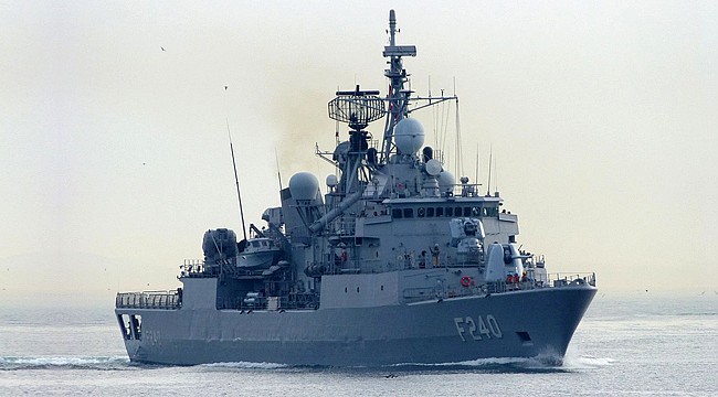 TCG Yavuz F-240 gemisi Rize Limanına demirledi