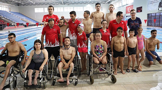 Bedensel Engelli Milli Yüzücüler Rize'de güç depoluyor