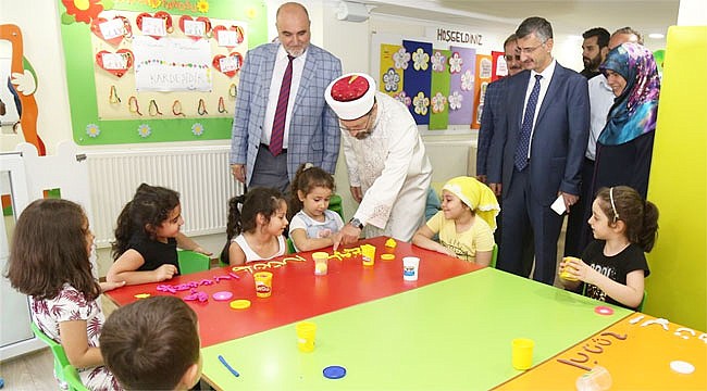 Diyanet İşleri Başkanı Erbaş miniklerle buluştu