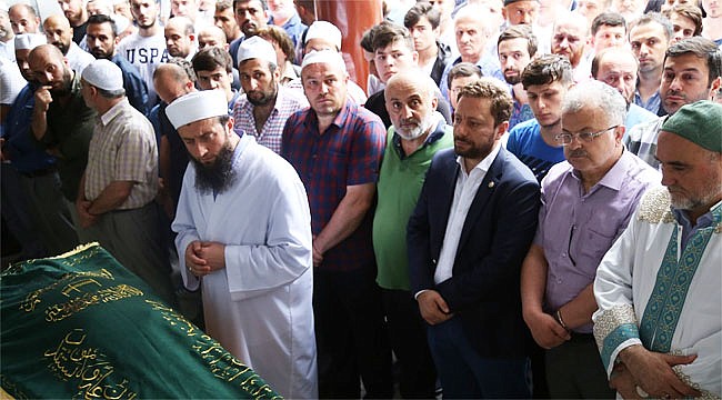 Mahmut Çağlar Hoca Rize'de toprağa verildi