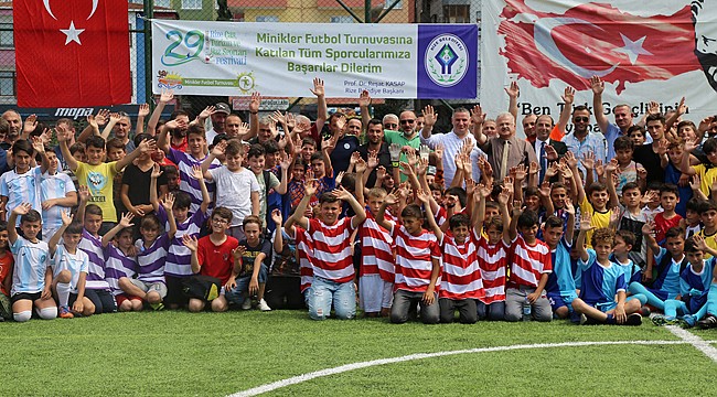 Rize'de Minikler Futbol Turnuvası başladı