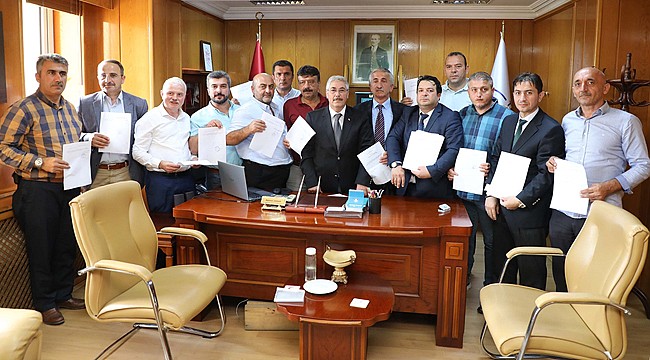 Rize'de 30 muhtar 1 aylık maaşını hazineye bağışladı