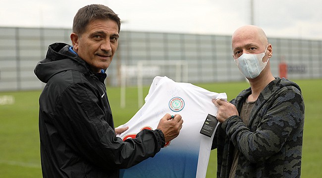 Kanser hastası taraftar tedaviden önce antrenman izledi