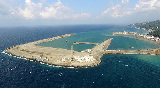 Rize-Artvin Havalimanında 13 milyon ton dolgu yapıldı