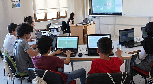 Rize'de öğrenciler robotlarla modelleme yapacak