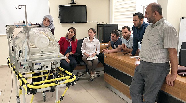 Rize'de sağlık personeline kuvöz kullanımı eğitimi