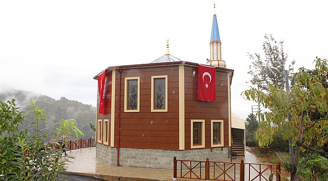 Çayeli Bakır, 71 yıllık camiyi yeniden inşa etti