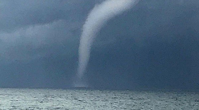 Fındıklı'da denizde oluşan hortum korkuttu