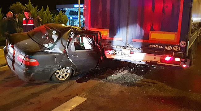 Otomobil Rize plakalı tıra çarptı: 1 ölü, 1 yaralı