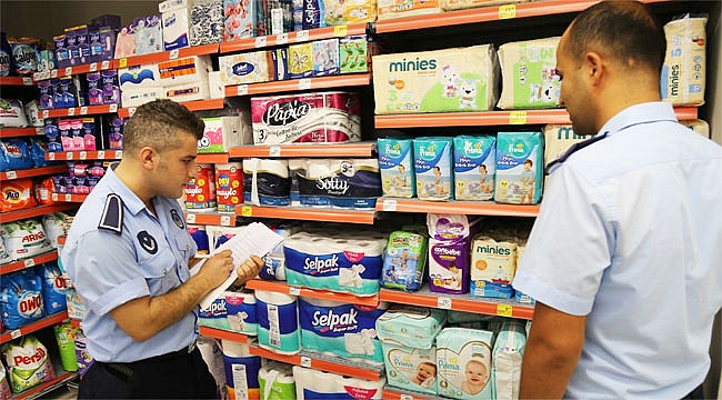 Rize'de zabıtadan marketlerde fiyat etiketi denetimi