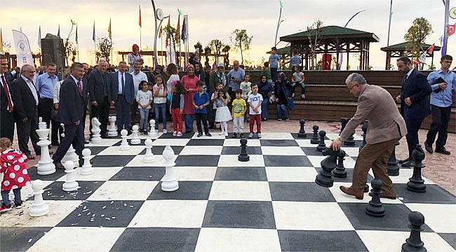 Rize'nin ilk satranç parkı açıldı