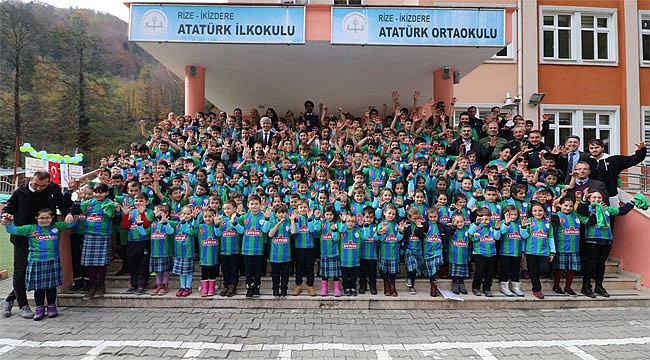 Çaykur Rizespor minik kalplere dokunmaya devam ediyor