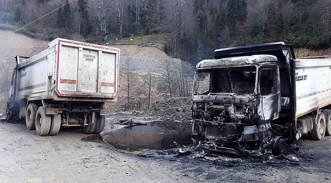 İkizdere'de 3 kamyon kundaklandı