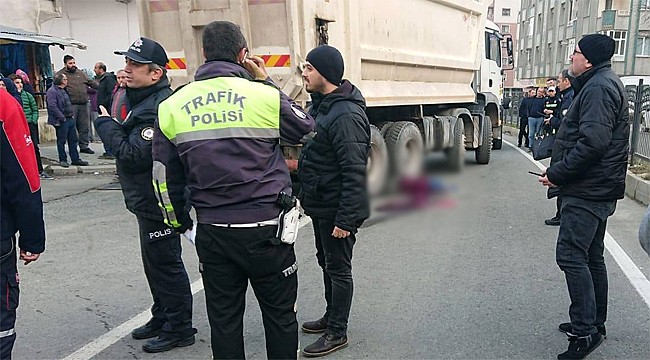 Rize'de kamyonun altında kalan anne ve kızı hayatını kaybetti