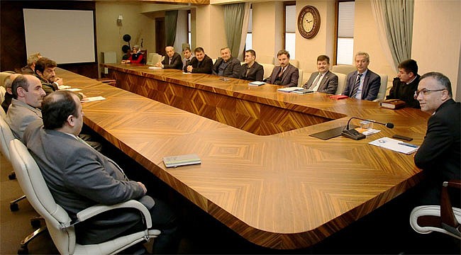 Vali Çeber Muhtarlarla bir araya geldi