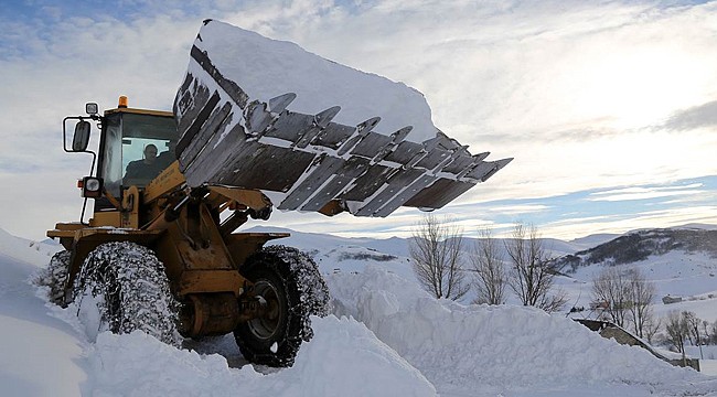 Beklenen kar yağdı: Rize'de 198 yol kapandı
