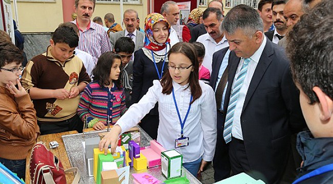 Kalkandere'de TÜBİTAK Bilim Fuarı açıldı