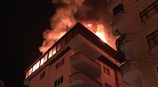 Ardeşen'de 5 katlı binada korkutan yangın