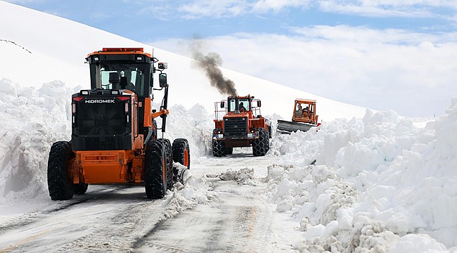 Ovit Dağı'nda kar temizleme çalışmaları devam ediyor