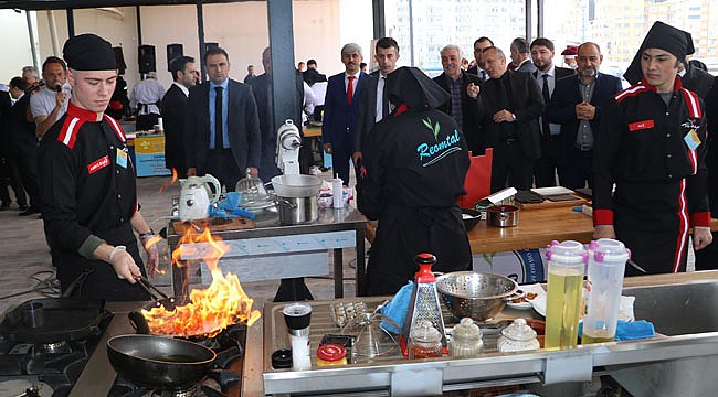 Rize'de lise öğrencileri yemek yarışmasında yarıştı