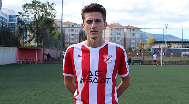 Amatör futbolcu evinde ölü bulundu