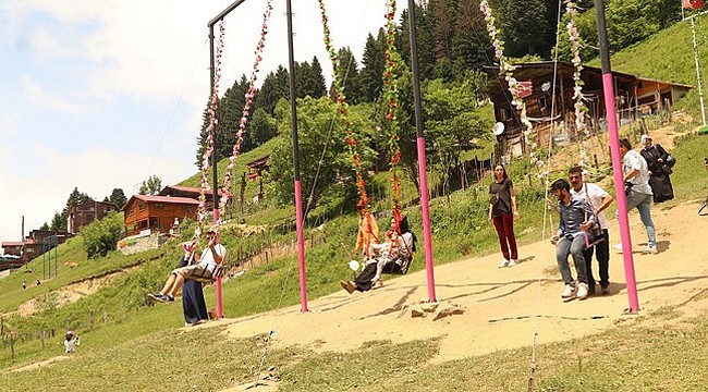 Ayder'deki salıncaklar yüzünden 1 kişi yaralandı