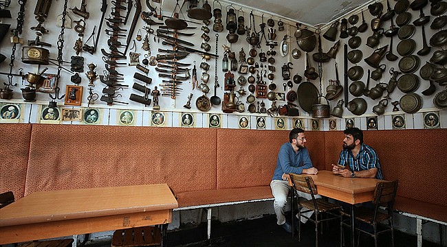 Çay ocağını köy müzesine dönüştürdü