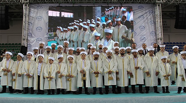 Rize'de eğitim gören 355 hafız icazet aldı