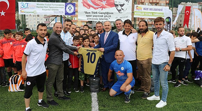 Rize'de Minikler Futbol Turnuvası başladı