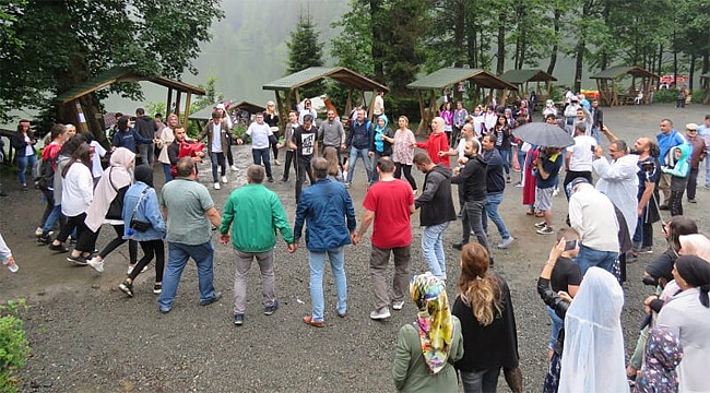 Rize Emniyeti'nden 180 çocuğa Karagöl Gezisi