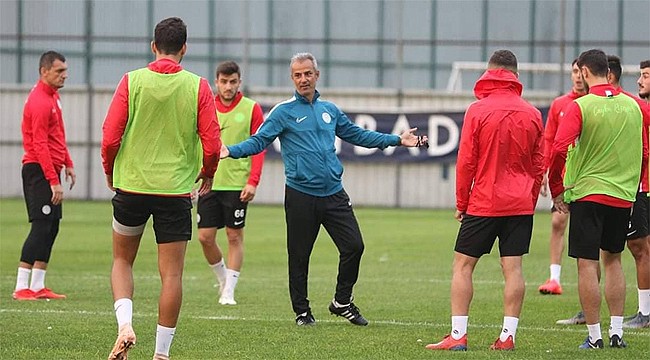 Çaykur Rizespor Rize'de top başı yaptı