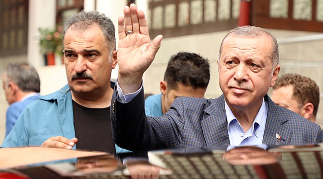 Erdoğan, Babaocağında belediyeyi ziyaret etti