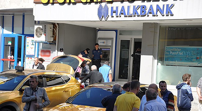 Ardeşen Halkbank Şubesi'nde silahlı kredi isyanı